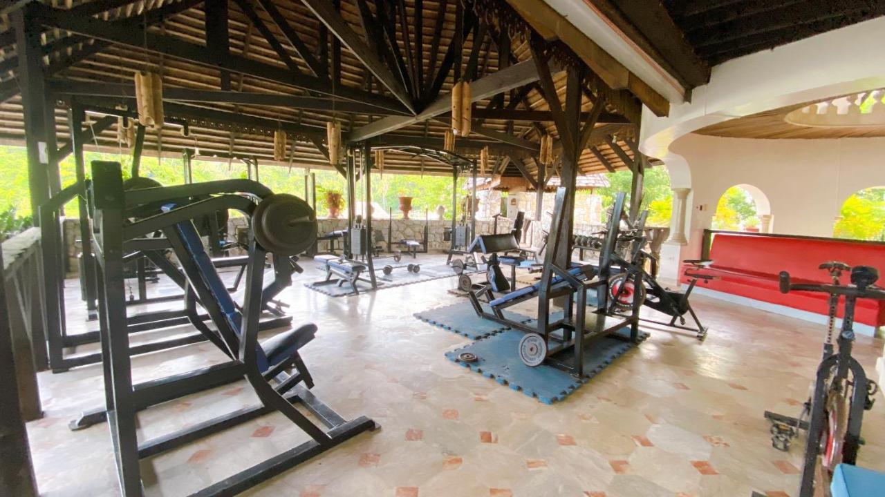 Tropicana Castle Dive Resort Powered By Cocotel Пуэрто-Галера Экстерьер фото