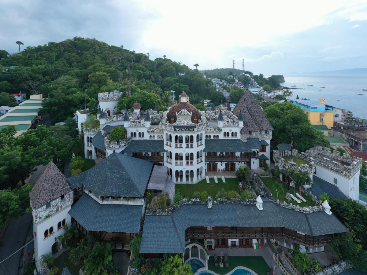 Tropicana Castle Dive Resort Powered By Cocotel Пуэрто-Галера Экстерьер фото